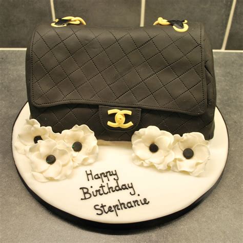 anniversaire femme gateau avec sac chanel|Les plus beaux gâteaux d’anniversaire en forme de sac à main.